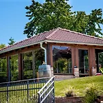 Vcelarsky Dvur Гостевой дом 4*