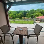 Vcelarsky Dvur Леднице