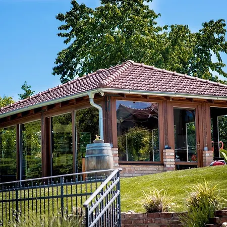 Vcelarsky Dvur Guest house *