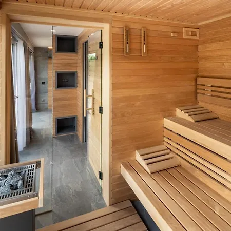 Gasthuis Vcelarsky Dvur 4*